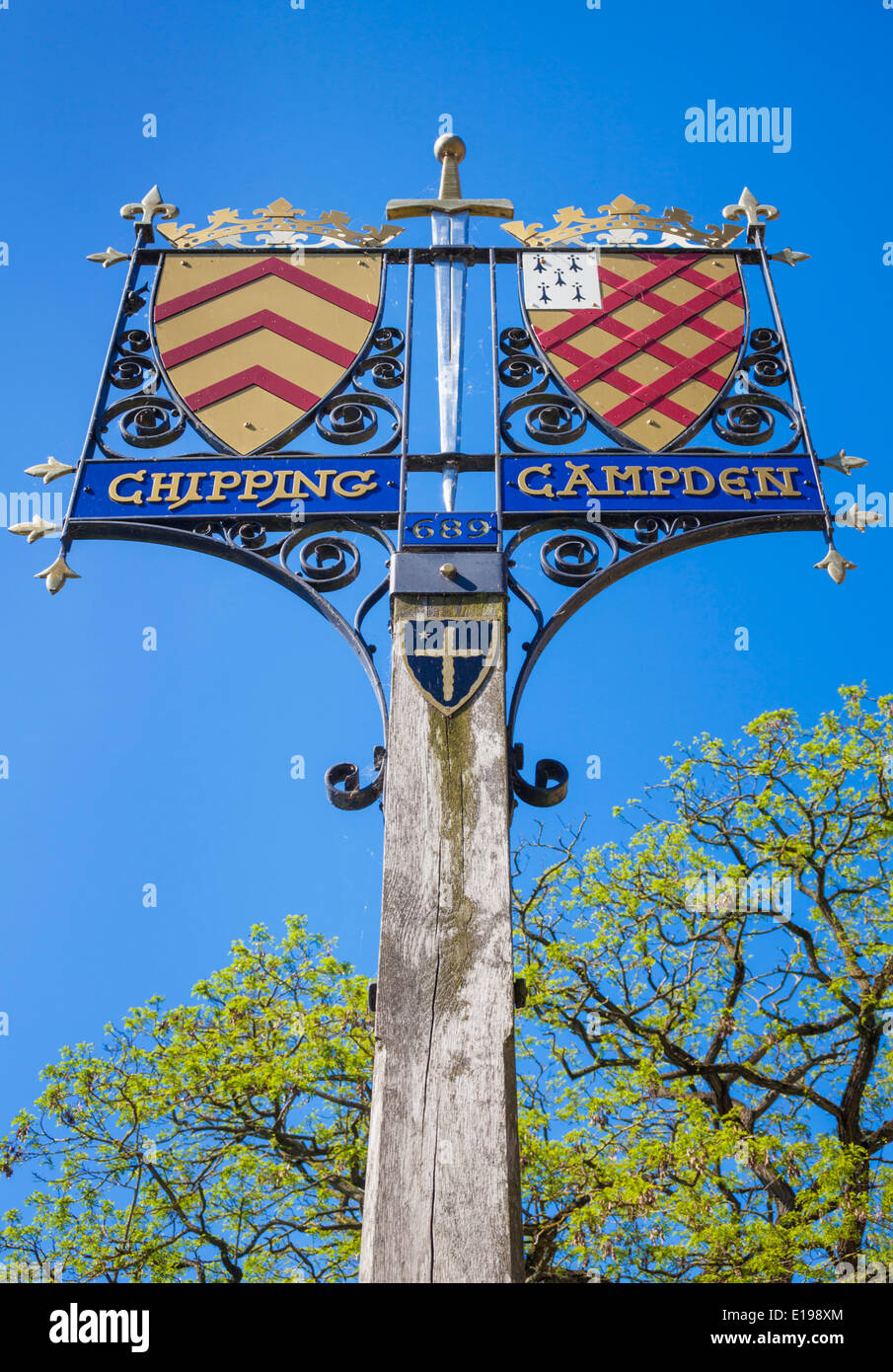 Heraldische Ortstafel, High Street Chipping Campden The Cotswolds Gloucestershire England UK EU Europa Stockfoto