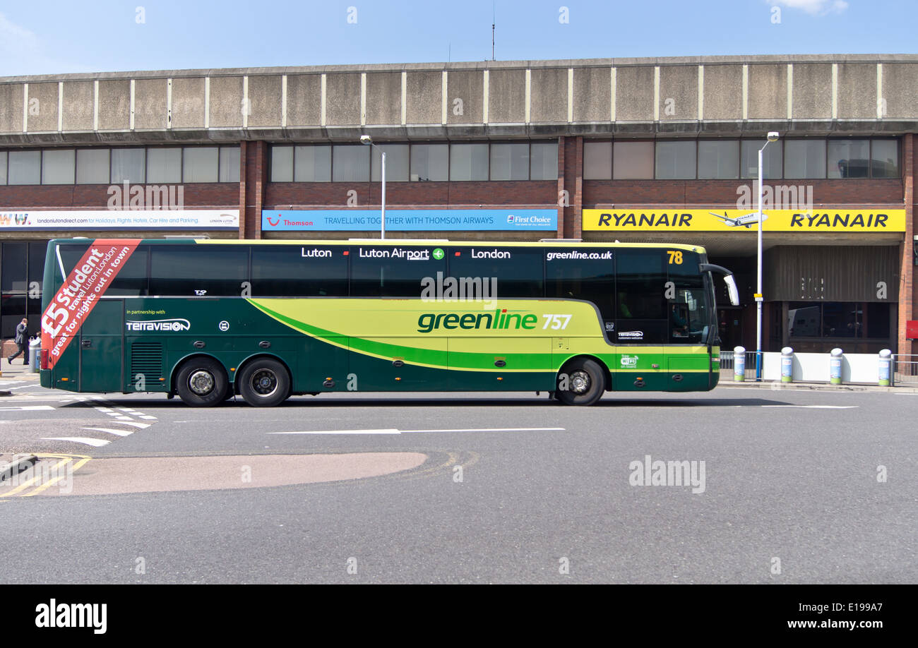 Die grüne Linie 757-Trainer am Flughafen London Luton Stockfoto