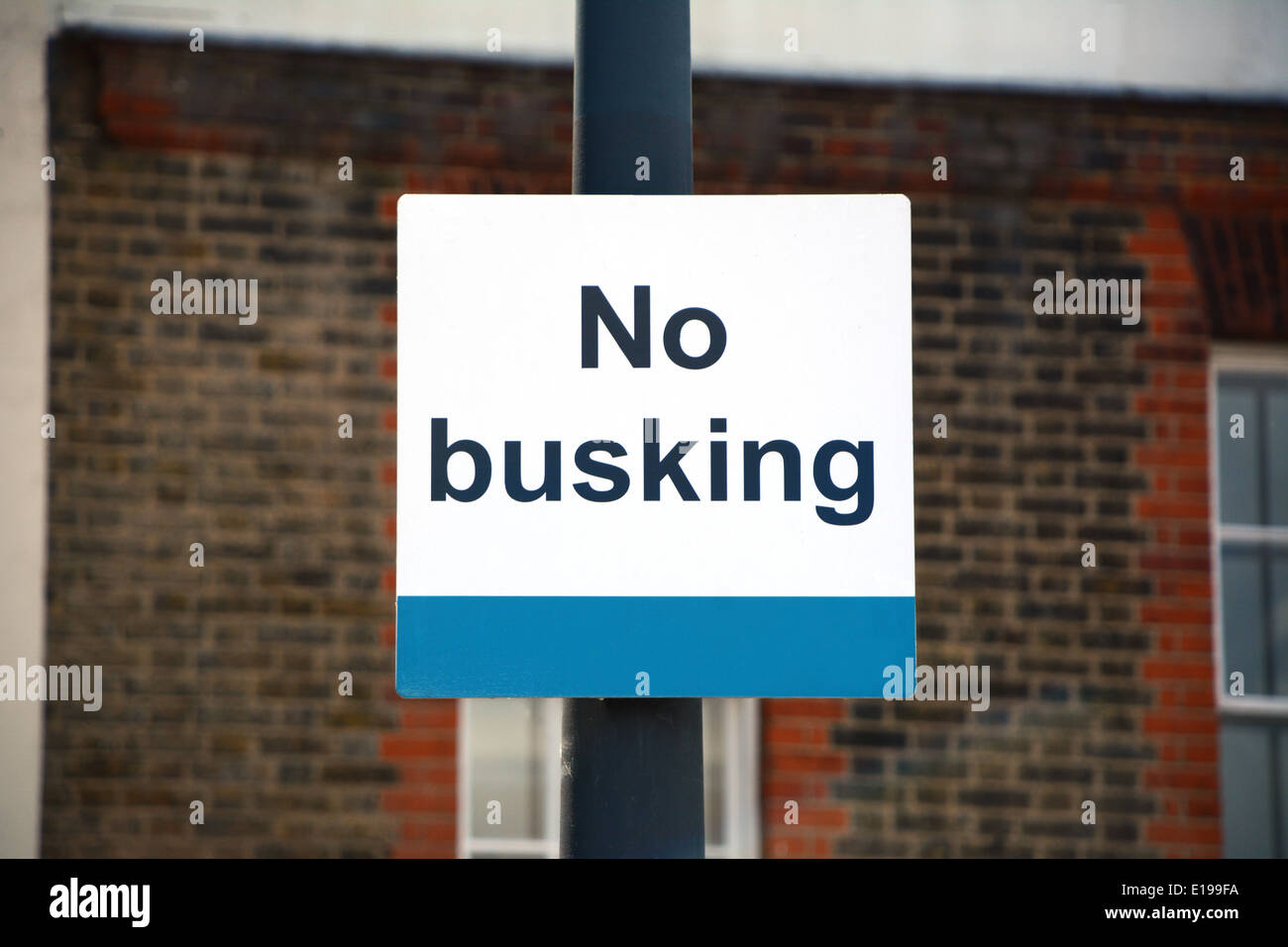 Keine Straßenmusik Zeichen im London Borough of Southwark Stockfoto