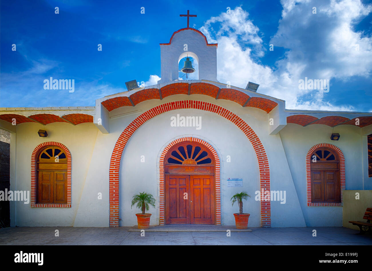 Kirche in Sayulita, Mexiko. Cuasiparroquia de Nuestra Senora de Guadalupe Stockfoto