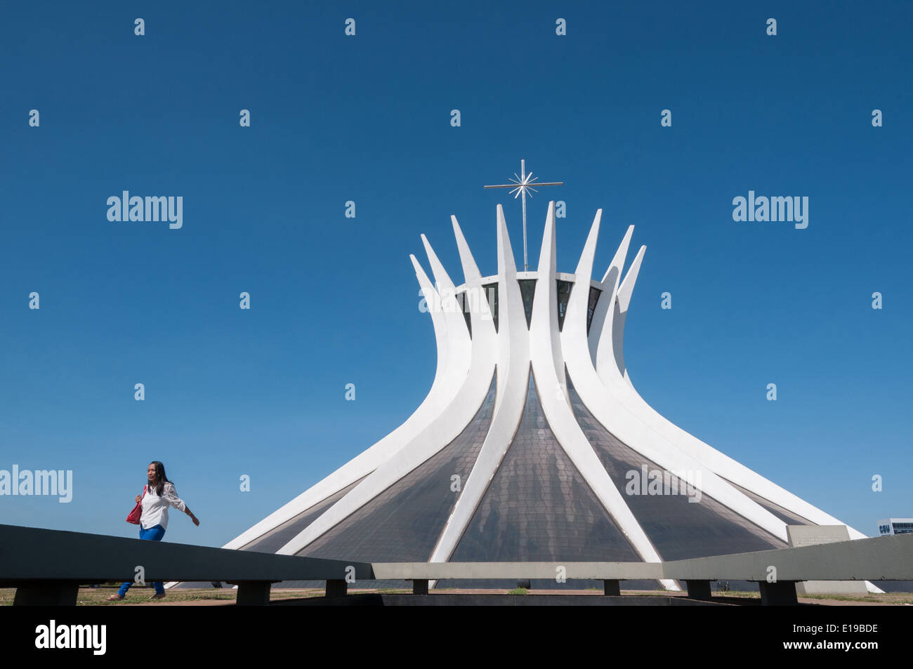 Metropolitan Cathedral of Our Lady Aparecida Brasilia Brasilien, entworfen von Oscar Niemeyer Stockfoto