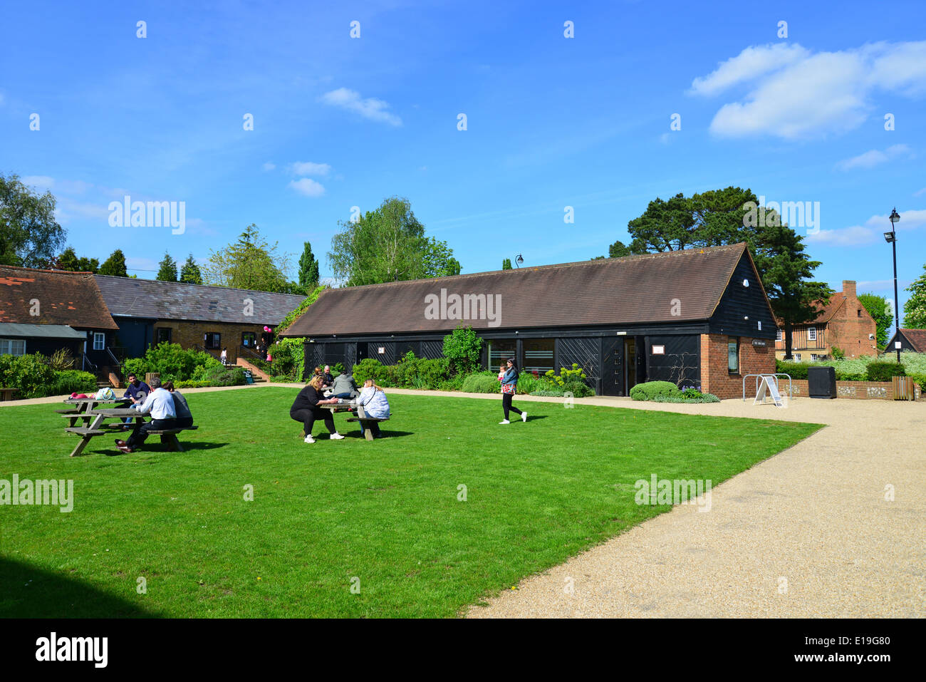 Kuh-Stall Teestuben, Gutshof, Ruislip, London Borough of Hillingdon, Greater London, England, Vereinigtes Königreich Stockfoto