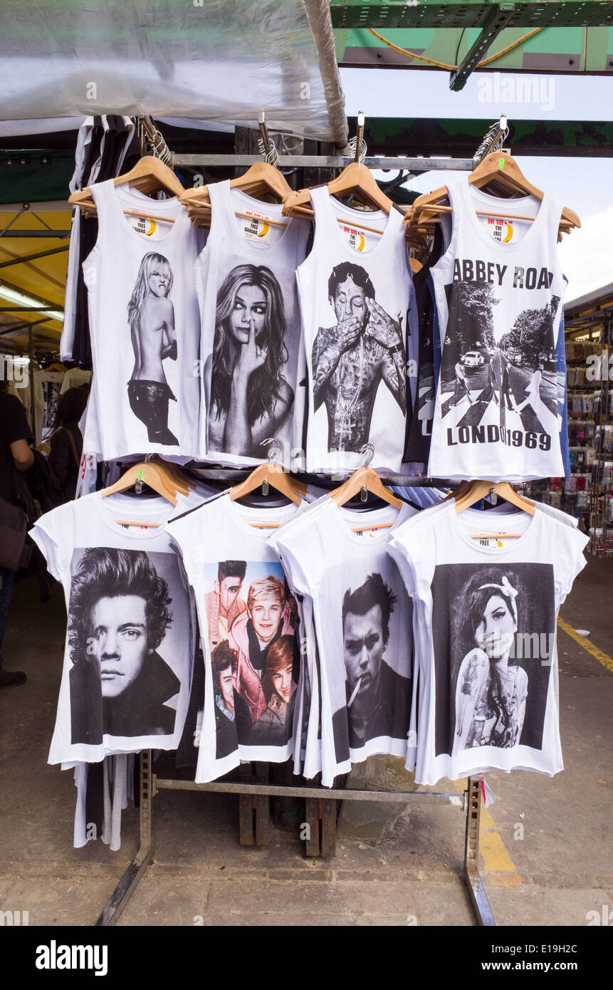 Gedruckt Promi-T-Shirts zum Verkauf zum Verkauf in Camden Market, London, England, UK Stockfoto