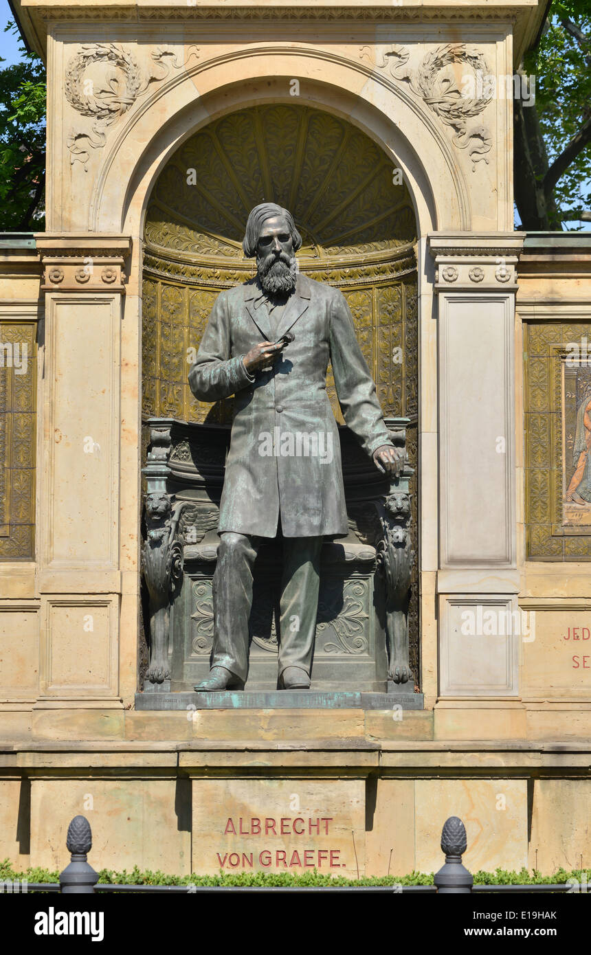 Denkmal Albrecht von Graefe, Schumannstraße, Luisenstrsse, Mitte, Berlin, Deutschland Stockfoto