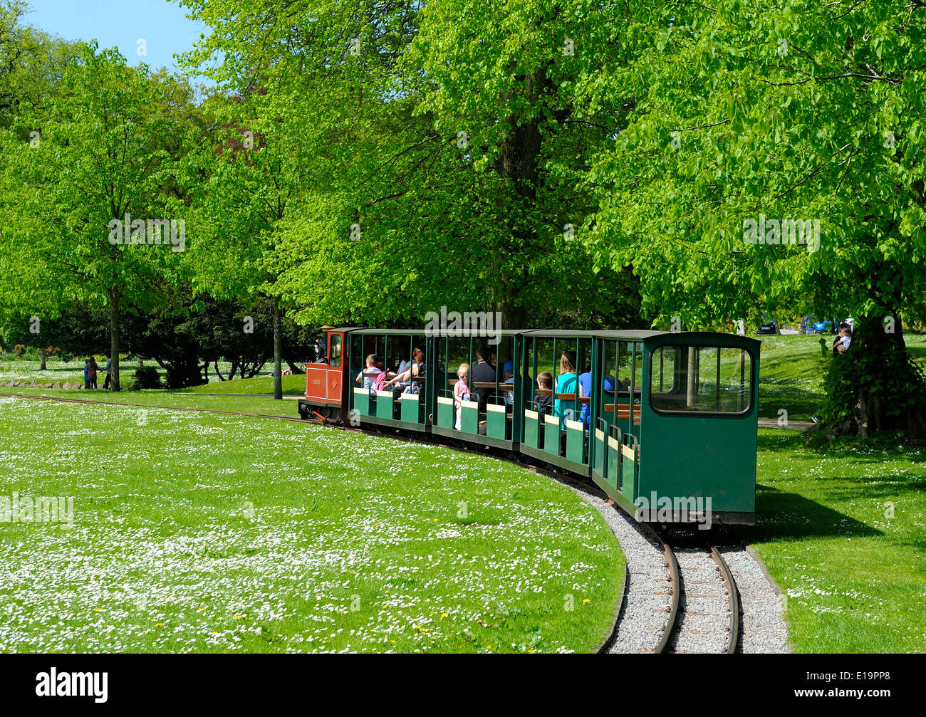 Buxton Pavilion Gardens Miniaturzug Debyshire England UK Stockfoto