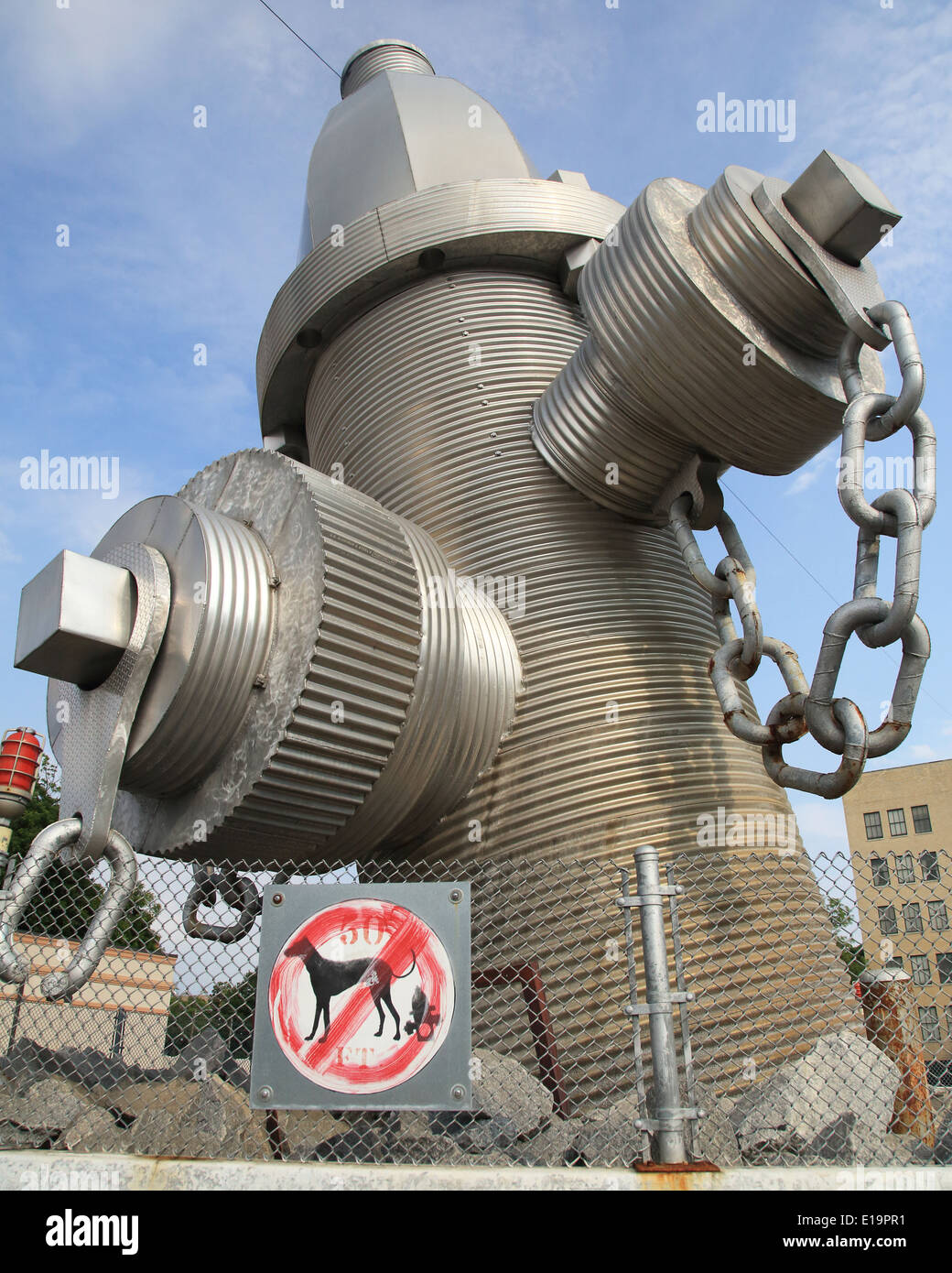 Die weltweit größte Hydranten, es offiziell an die Stadt Kolumbien vorgestellt wurde, South Carolina am 18. Februar 2001. Der Hydrant ist 39 Meter hoch mit fast fünf Tonnen schweren Skulptur in einem Betonsockel gesetzt. Fotos von Catherine Braun Stockfoto