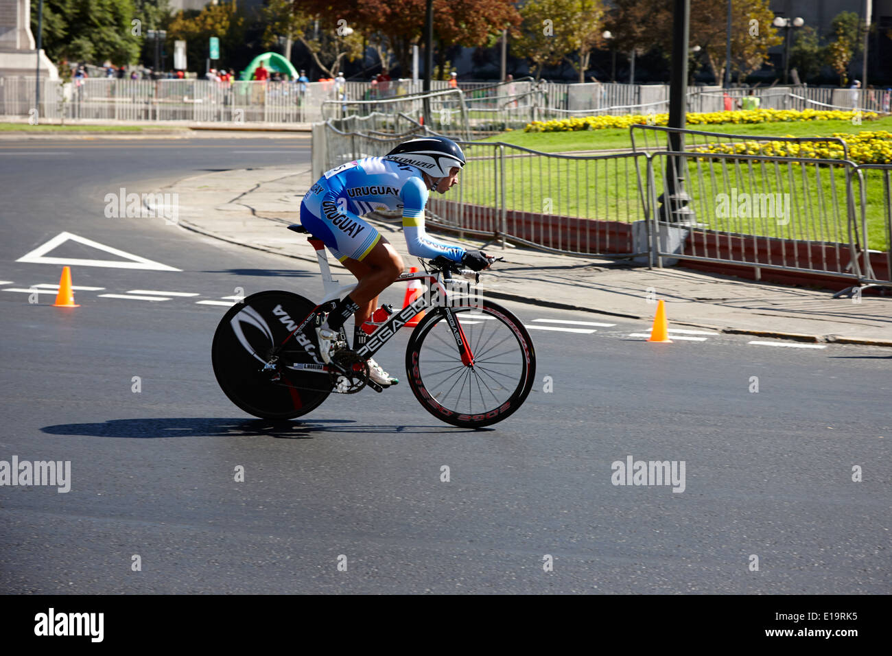 Gonzalo Moreira Morales Uruguay Zeit Testversion Radfahrer im Wettbewerb im Straßenrennen als Teil der südamerikanischen Spiele Santiago Chile Stockfoto