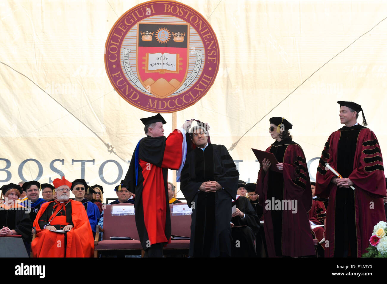 Secretary Kerry erhält Ehrendoktorwürde in Boston College Beginn Stockfoto