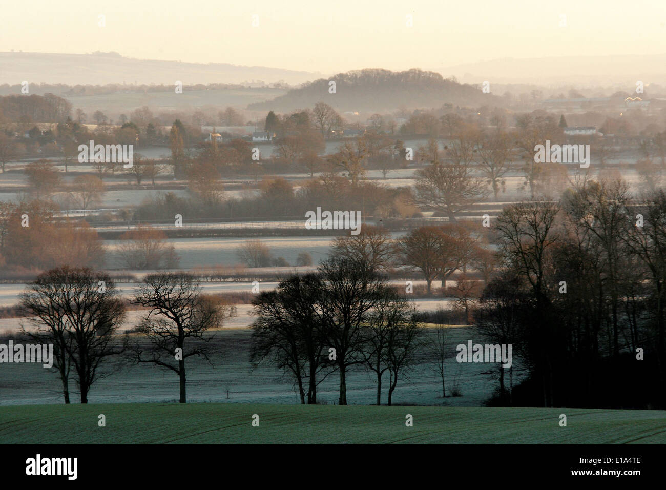 Wochen der graue Himmel und Regen sind heute Morgen mit klarem Himmel und Sonnenschein ersetzt. Stockfoto