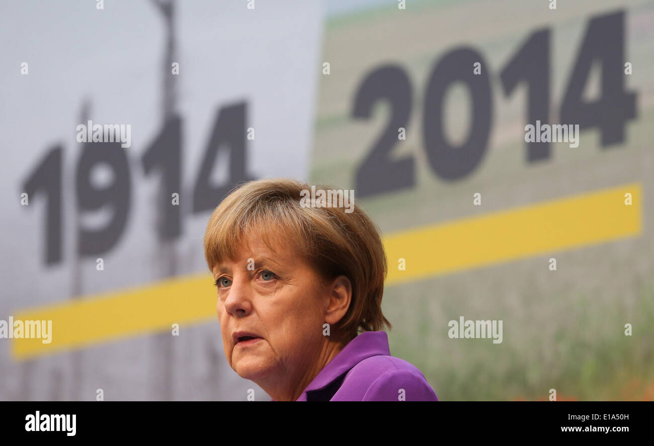 Berlin, Deutschland. 28. Mai 2014. Bundeskanzlerin Angela Merkel spricht bei der Eröffnung einer Ausstellung am ersten Weltkrieg im deutschen historischen Museum in Berlin, Deutschland am 28. Mai 2014. Deutschland geplant, organisiert eine Reihe von Aktivitäten wie Ausstellungen und akademischen Diskussionen um ersten Weltkriegs zu gedenken, wie die Welt den 100. und 75. Jahrestag des Ausbruchs des ersten Weltkrieges und II dieses Jahr markiert. Bildnachweis: Zhang Fan/Xinhua/Alamy Live-Nachrichten Stockfoto