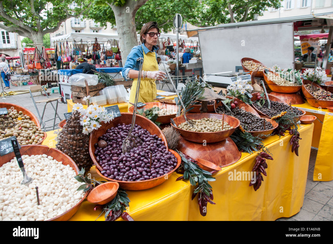 Olive Stall im französischen Markt, Provence, Frankreich Stockfoto