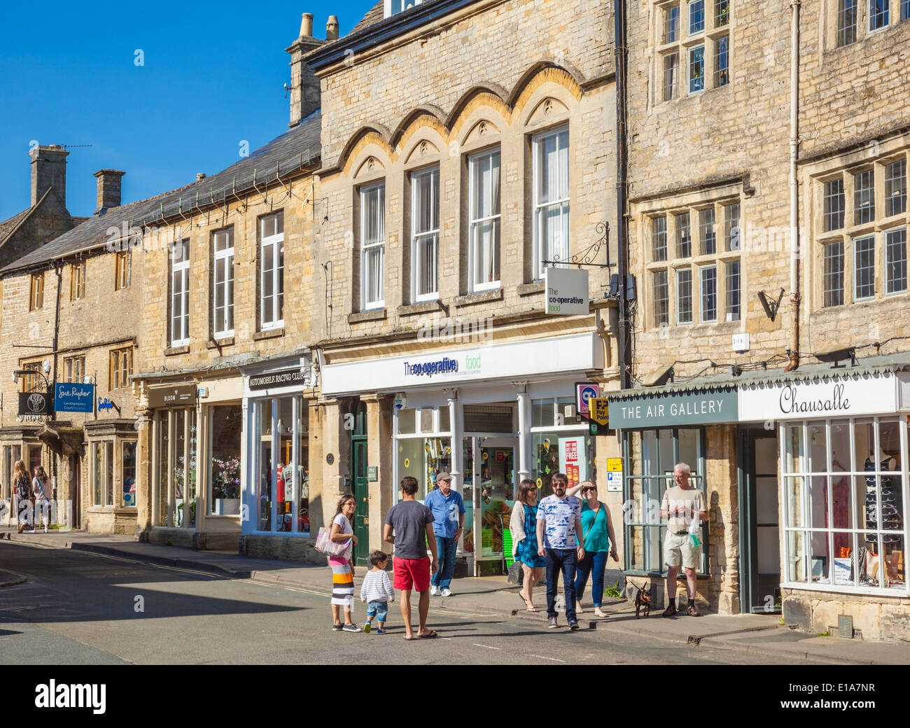 cotswolds Village of Stow on the Wold Shopping im Zentrum von Stow on the Wold, Cotswolds, Gloucesterstershire, England, Vereinigtes Königreich, EU, Europa Stockfoto