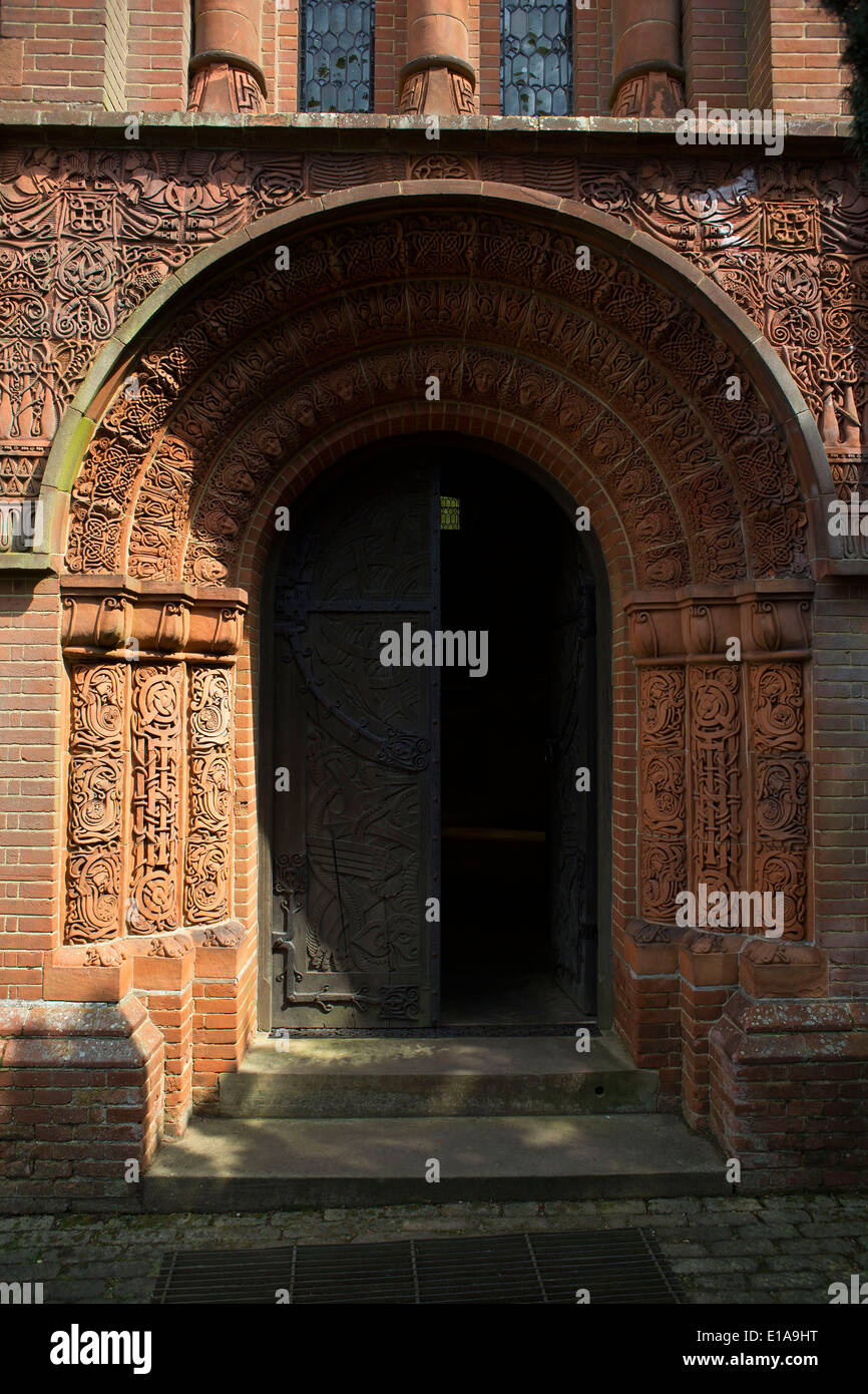 Watt-Kapelle. Klasse 1, denkmalgeschützten Gebäude im Dorf Compton, Surrey. Eine wunderbare Mischung aus Einflüssen, einschließlich Jugendstil Stockfoto