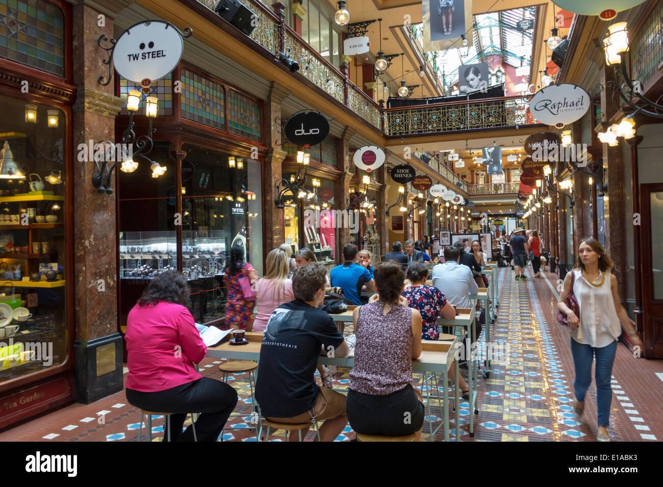 Sydney Australien, George Street, The Strand Arcade, Shopping Shopper Shopper shoppen shoppen shoppen shoppen Geschäfte Markt Märkte Marktplatz kaufen verkaufen, Einzelhandelsgeschäfte BU Stockfoto Sydney Australien, George Street, The Strand Arcade, Shopping Shopper Shopper shoppen shoppen shoppen shoppen Geschäfte Markt Märkte Marktplatz kaufen verkaufen, Einzelhandelsgeschäfte BU Stockfoto