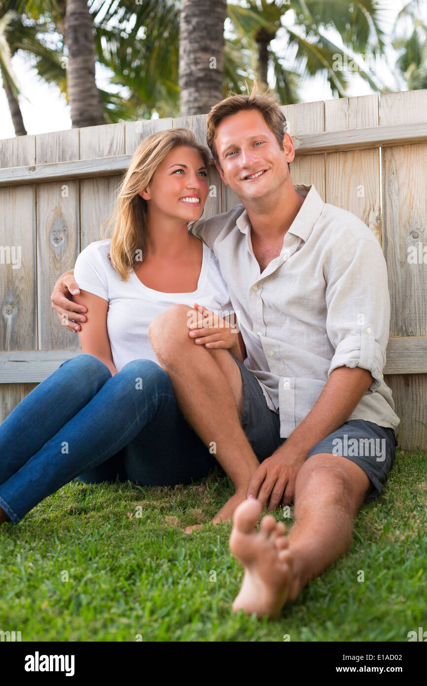 Porträt des jungen Brautpaares Stockfoto