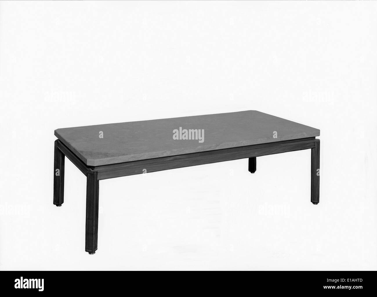 Móveis Olaio ist ein Möbelunternehmen in Portugal, das eine große Auswahl an Möbeln und Wohnaccessoires anbietet. Bekannt für seine hochwertige Handwerkskunst und sein Design. Stockfoto