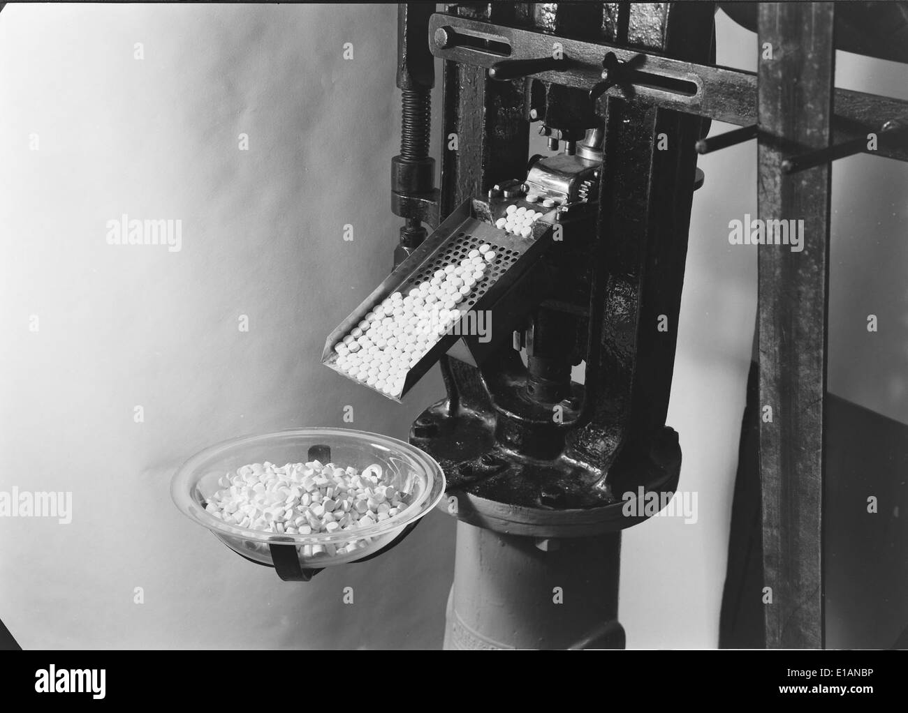 Davi Farmacêutica ist ein Pharmaunternehmen mit Sitz in Lissabon, Portugal, das sich auf die Entwicklung und Herstellung von Arzneimitteln konzentriert. Das Unternehmen spielt eine wichtige Rolle in der portugiesischen Pharmaindustrie und trägt zur Gesundheitsversorgung und medizinischen Forschung in der Region bei. Stockfoto