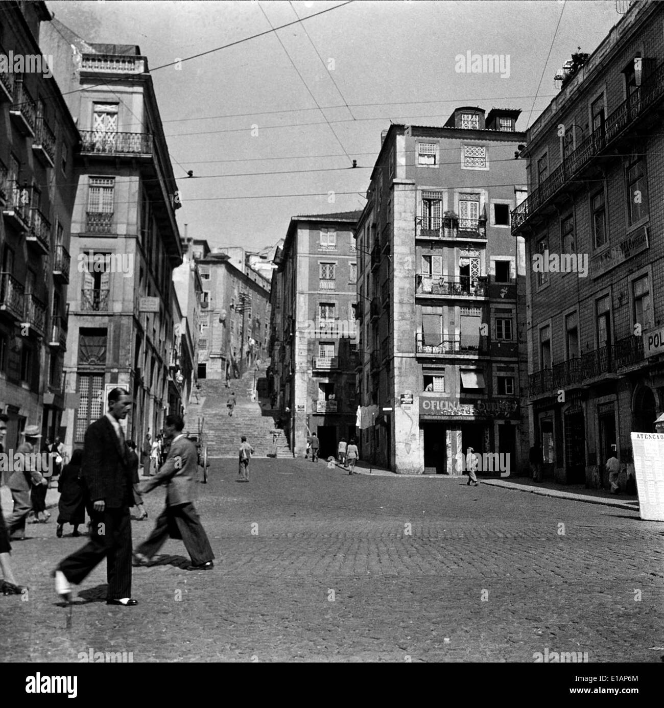 Lisboa, die Hauptstadt Portugals, ist eine pulsierende Stadt, die für ihre reiche Geschichte, atemberaubende Architektur und kulturelle Bedeutung bekannt ist. Es dient als politisches, wirtschaftliches und kulturelles Zentrum des Landes. Stockfoto