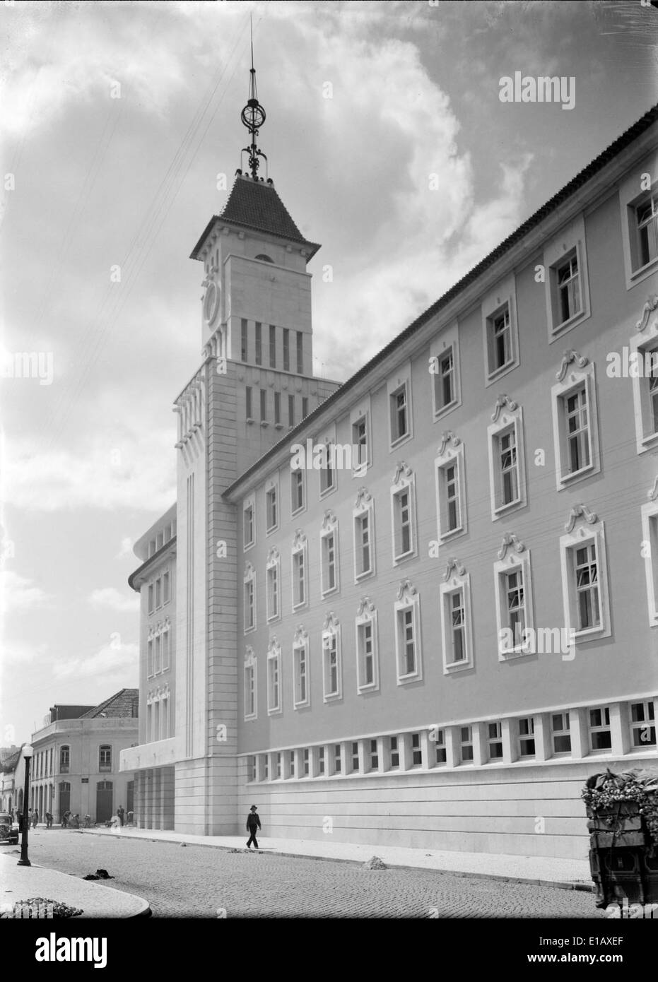 Palácio dos Correios in Lissabon, historisch bekannt als Postpalast, ist ein architektonisches Wahrzeichen der Stadt. Mário Novais eroberte seine große Fassade und zeigte seine historische und funktionale Rolle als Postzentrum in Portugal. Stockfoto