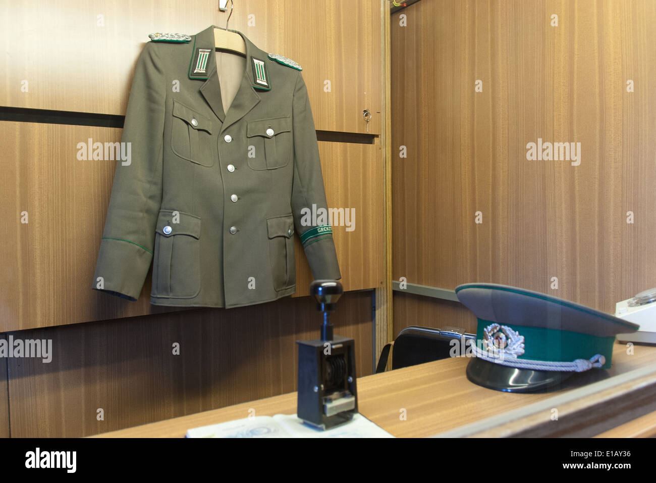 Der Tränenpalast (Tränenpalast) ist der Berliner Colloquialism für den ehemaligen Grenzübergang in Berlin Friedrichstraße. Stockfoto