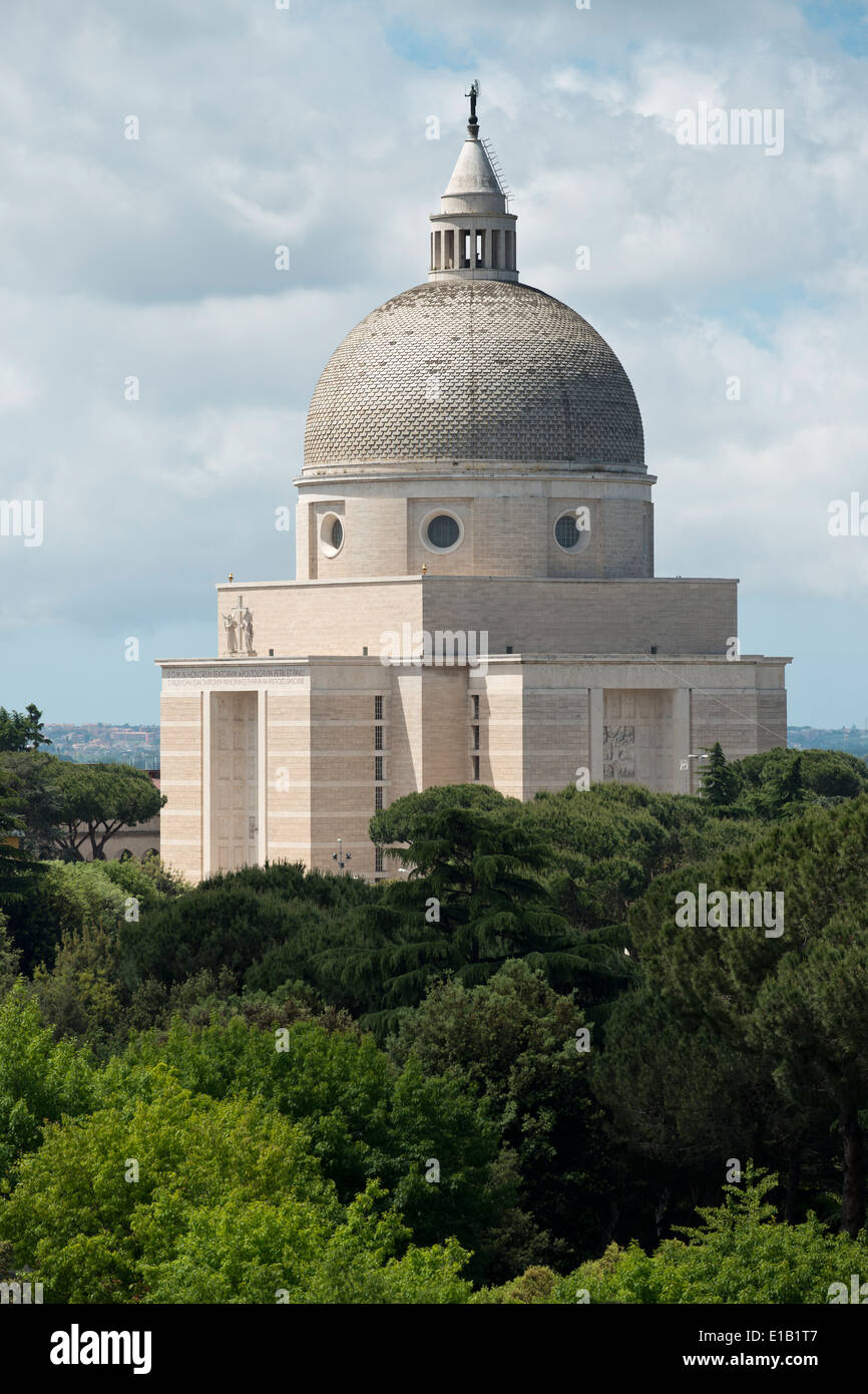 Rom. Italien. EUR. Basilica dei Santi Pietro e Paolo. Church of St Peter & Paul. Arnaldo Foschini 1939-1955. Stockfoto