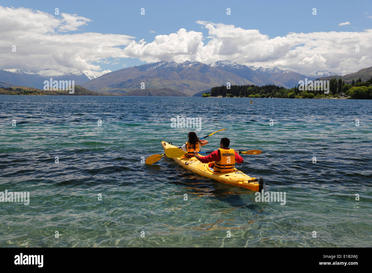 Kajak am Lake Wanaka Stockfoto