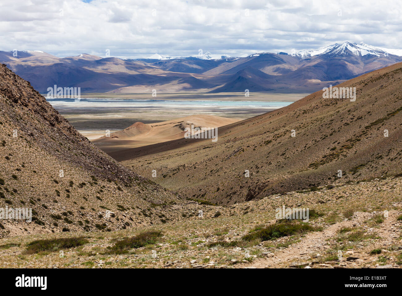 Landschaft in der Region von Tso Kar (Rupshu, Changtang, Ladakh, Jammu und Kaschmir, Indien) gesehen vom Weg zwischen Rumtse und Tso Kar Stockfoto
