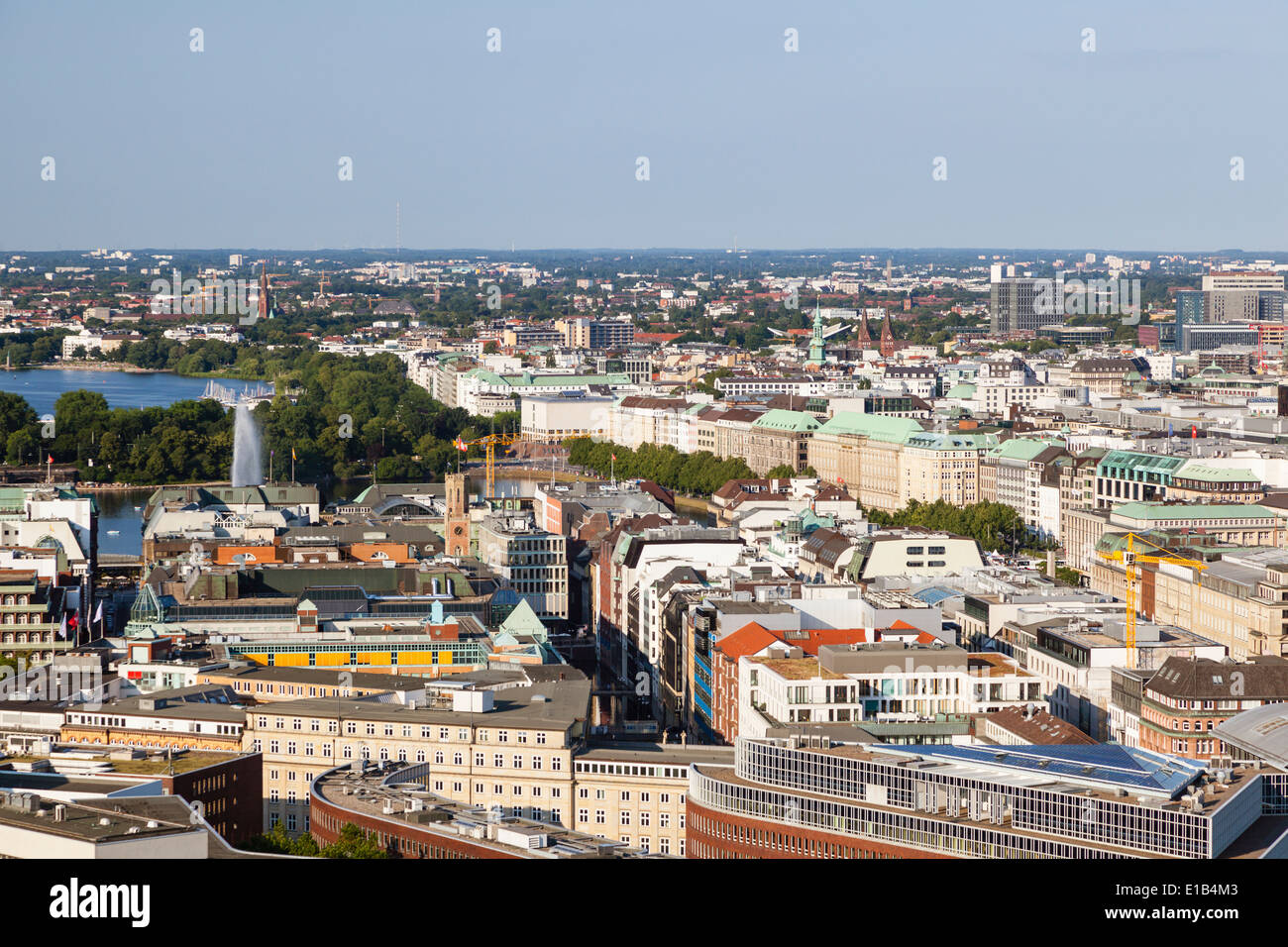 Blick über Hamburg, Deutschland, der inneren und äußeren Alster. Stockfoto
