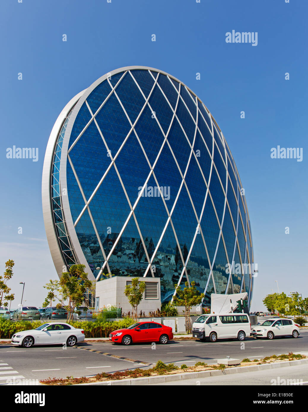 Das Aldar zentrale Gebäude ist das erste kreisförmige Gebäude seiner Art im Nahen Osten Stockfoto
