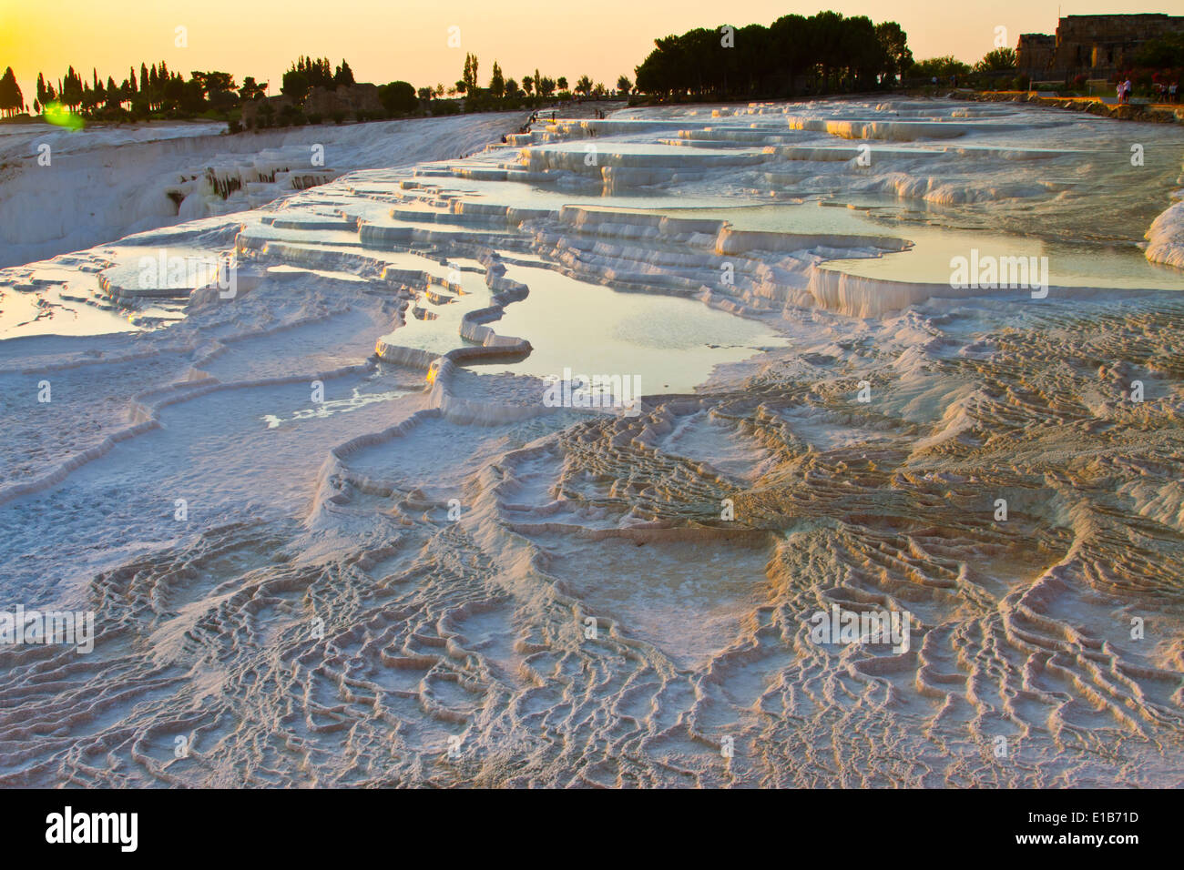 Travertin-Terrasse-Formationen. Pamukkale. Provinz Denizli. Anatolien. Türkei, Asien. Stockfoto