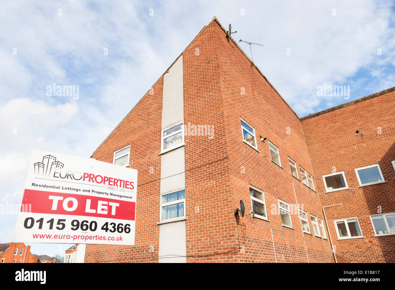 Vermietung agent Board oder Zeichen zeigen, Appartements, Wohnungen und Wohneigentum zu lassen, Nottinghamshire, England, Großbritannien Stockfoto