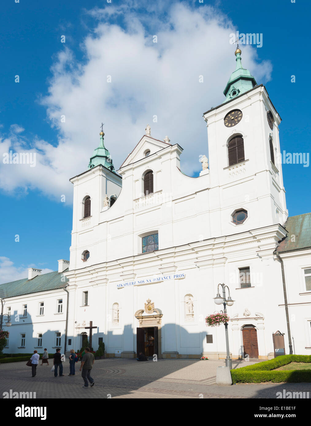 Europa Polen Rzeszow Alte Kloster Der Piaristen Bruder Und Hl Kreuz Kirche Des Heiligen Kreuzes Stockfotografie Alamy