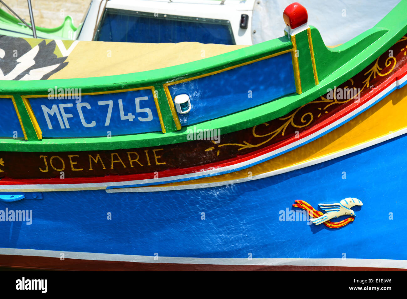 Bunte Bug des traditionellen Luzzu Boot, St. Pauls Bay (San Pawl il-Baħar), Northern District, Republik Malta Stockfoto