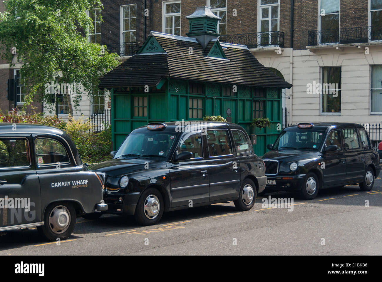 London Black Cabs und London sich unterstand, London, UK Stockfoto