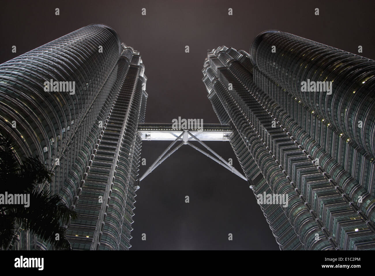 in-petronas-twin-towers-fotos-und-bildmaterial-in-hoher-aufl-sung-alamy