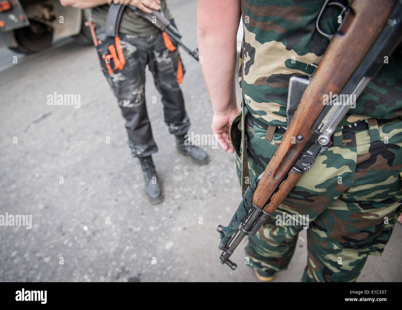 Pro-russische Miliz Kontrollpunkt an der Straße außerhalb Stadtrand von Slowjansk während 2014 Ukraine Konflikt Stockfoto