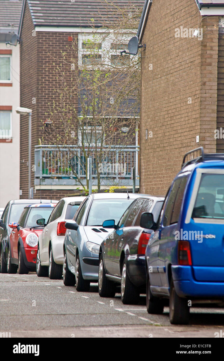 Parked at side of road -Fotos und -Bildmaterial in hoher Auflösung – Alamy