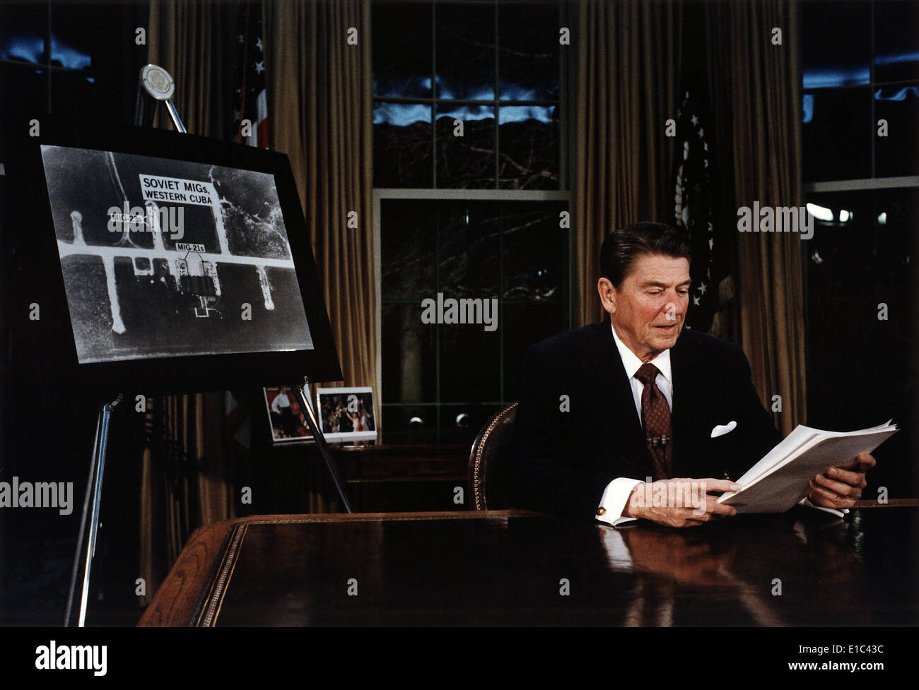 Ronald Reagan. Präsident Reagan Adressierung der Nation auf die nationale Sicherheit Defense Initiative. ("Star Wars" Speech). Die Stockfoto