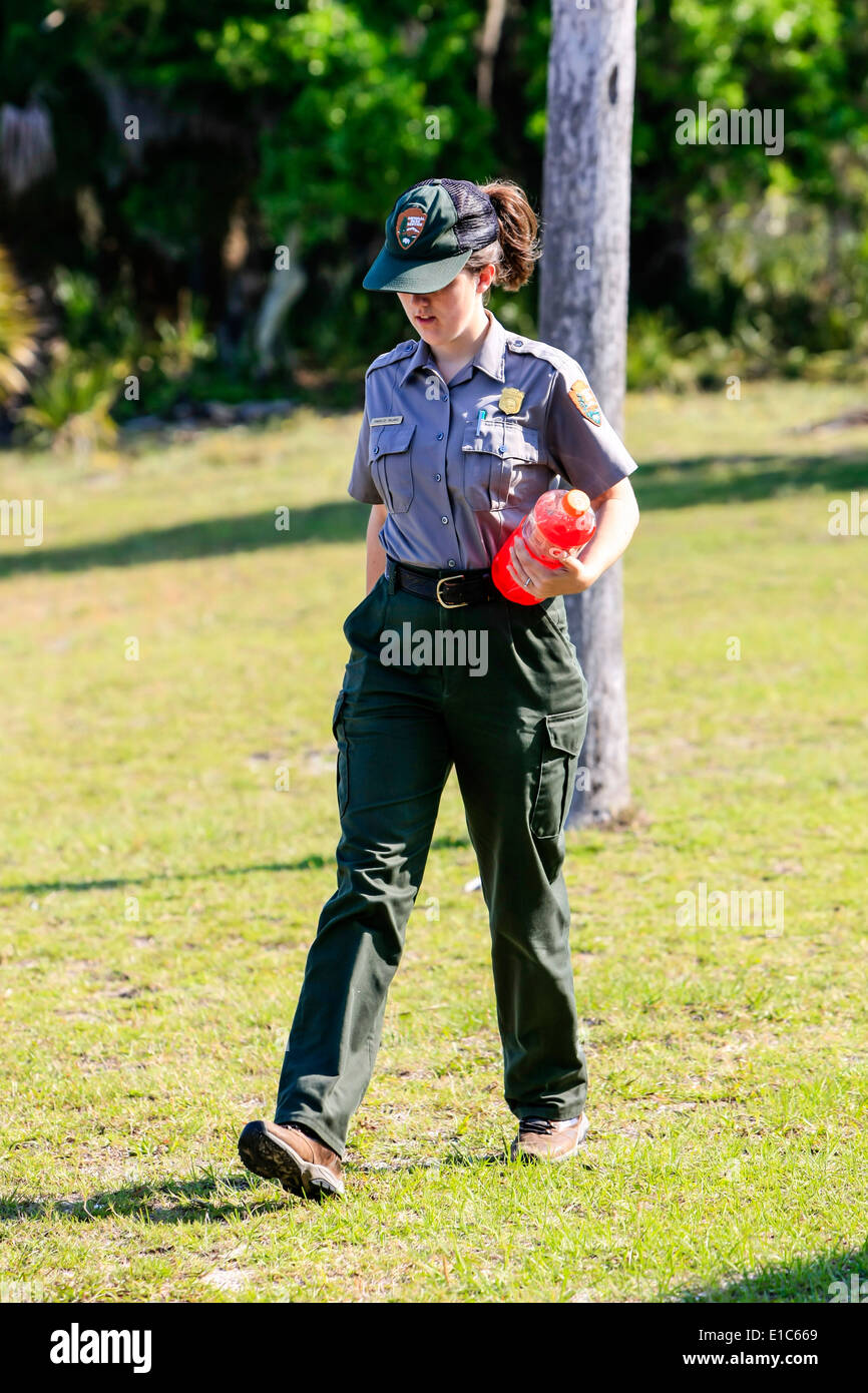 Junge weibliche Nationalpark-Service-Ranger Stockfoto