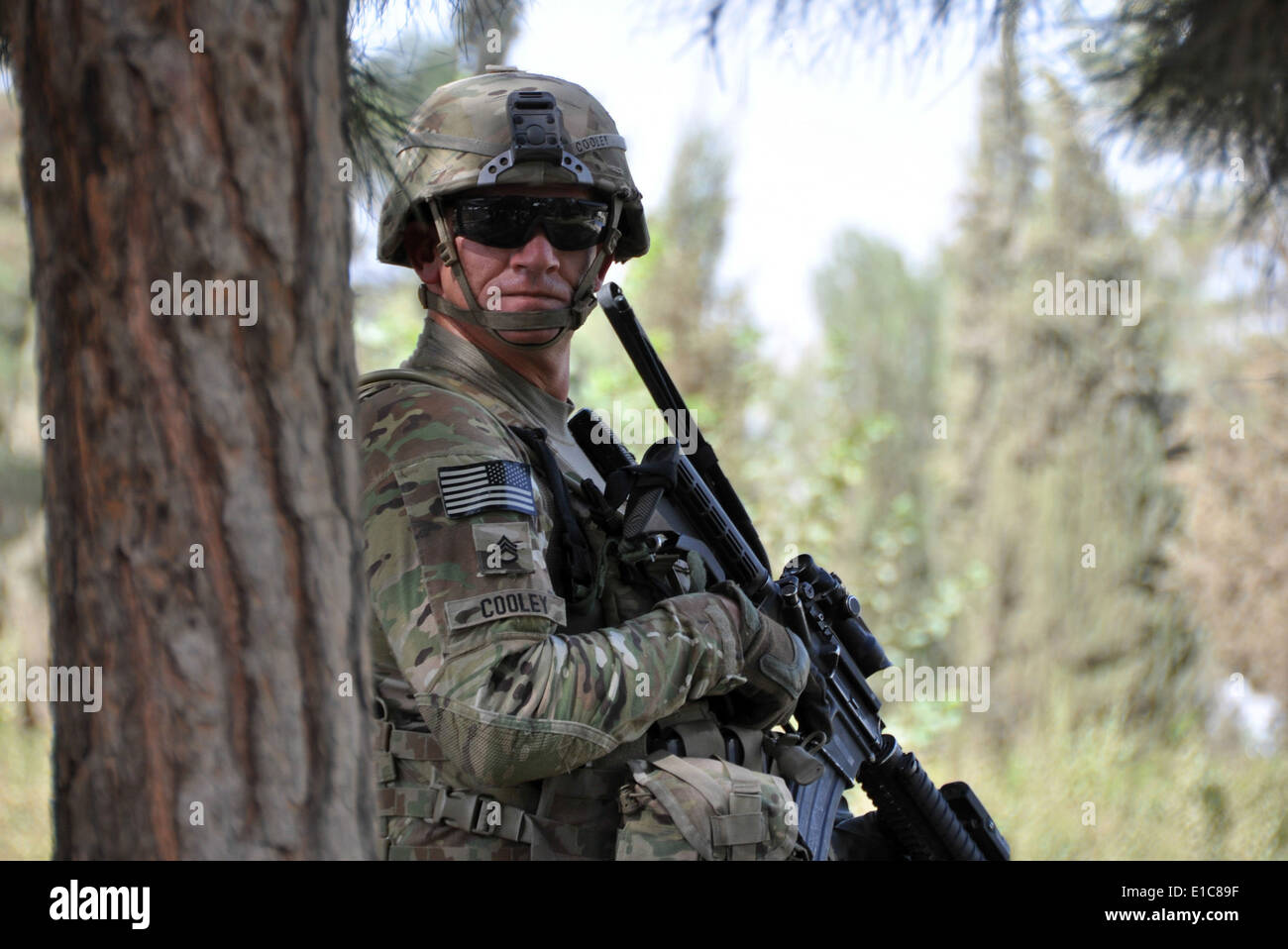 US Army Staff Sgt John Cooley, Nemesis Truppe, 4. Staffel, 2. Kavallerie-Regiment zugewiesen bietet Perimeter Security du Stockfoto