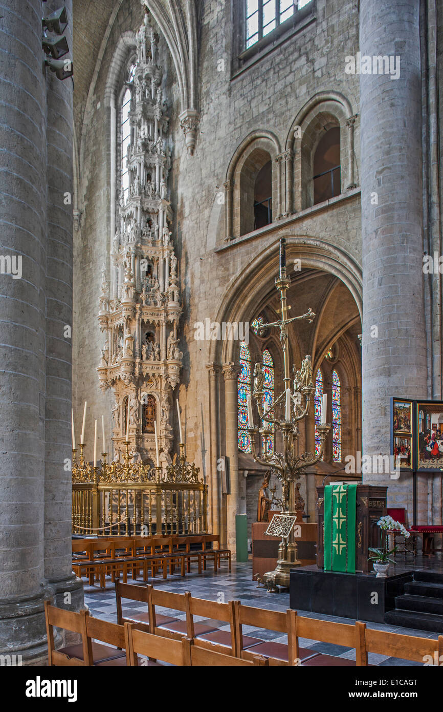 18-Meter-hohen Tabernakel in der St. Leonhard Kirche / Sint-Leonarduskerk bei Zoutleeuw, Belgium Stockfoto