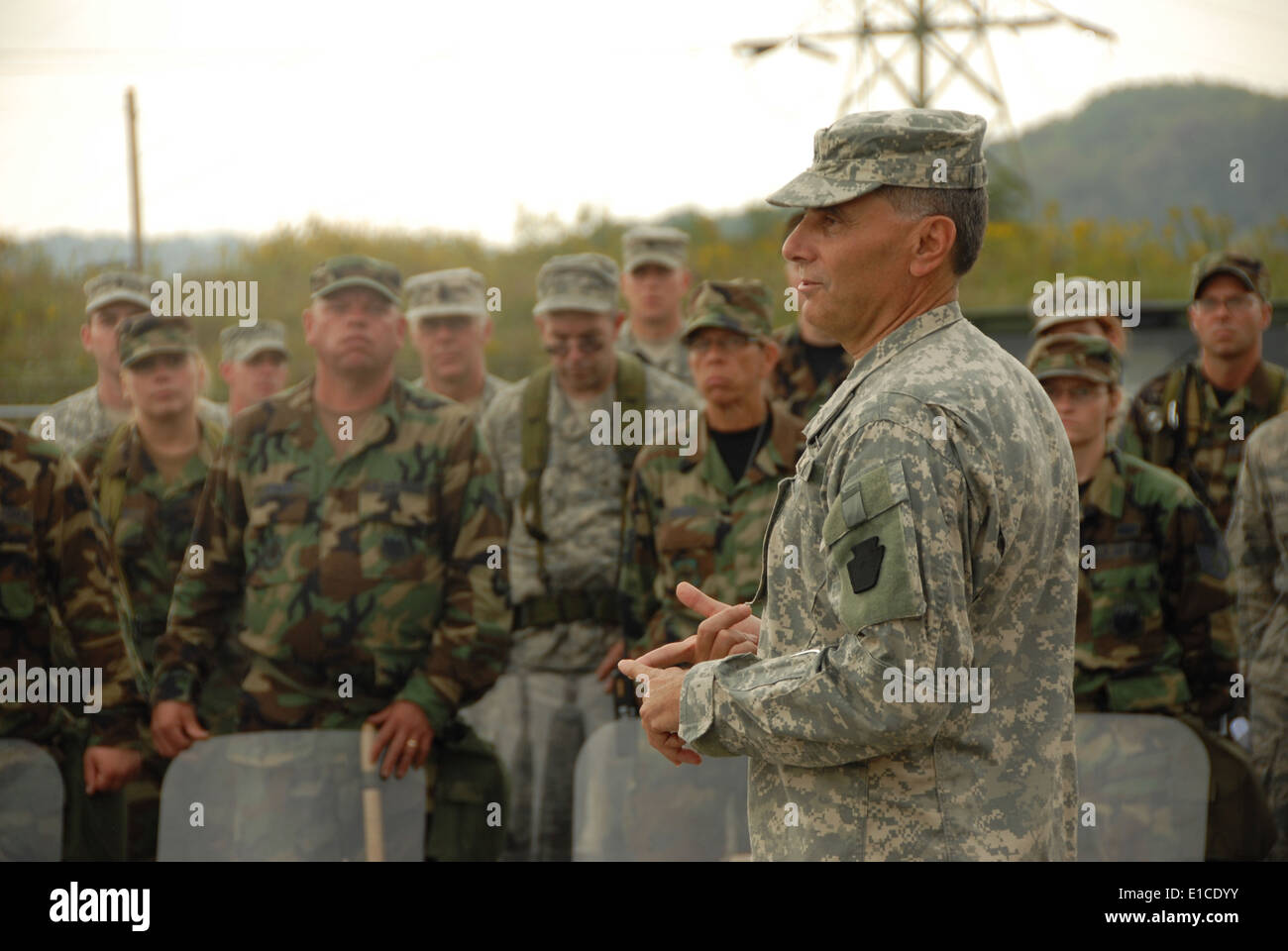 US-Armee Generalmajor Randall Marchi, der Kommandant der Pennsylvania Joint Task Force Group 20, Besuche mit Pennsylvania Nation Stockfoto