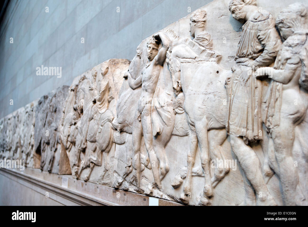 Die Elgin Marbles (Elgin Marbles) auf dem Display in der Duveen Gallery, British Museum, London, UK Stockfoto