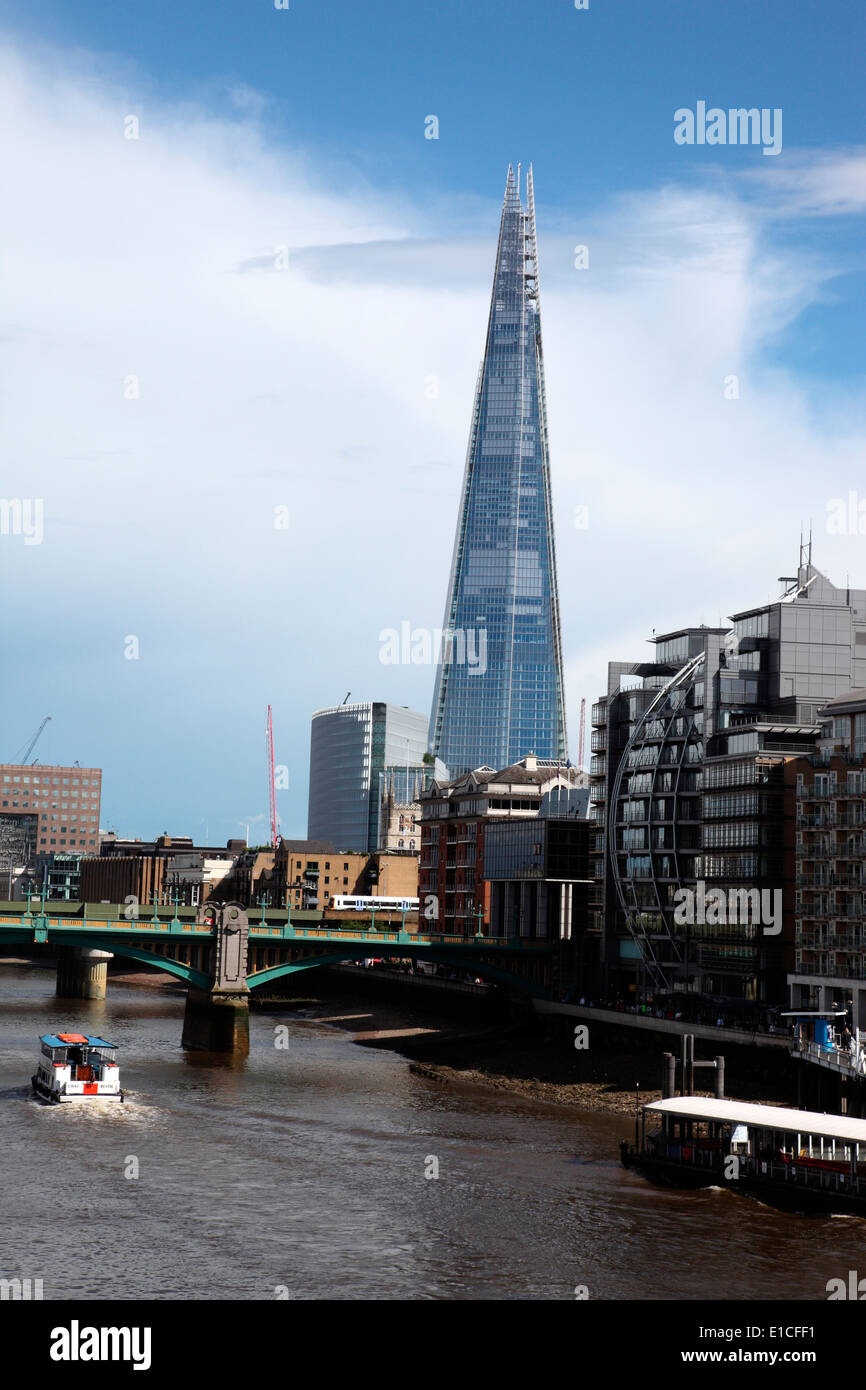 Die Scherbe, Londons höchstes Gebäude am Südufer der Themse Stockfoto