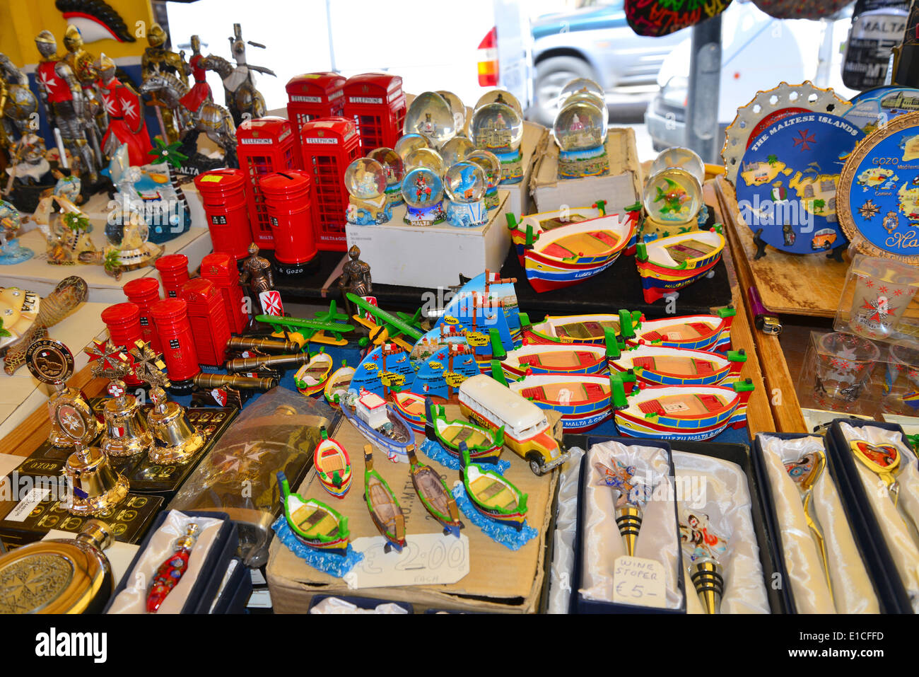 Maltesische Souvenir Stall, Marsaxlokk Markt, Marsaxlokk, South Eastern