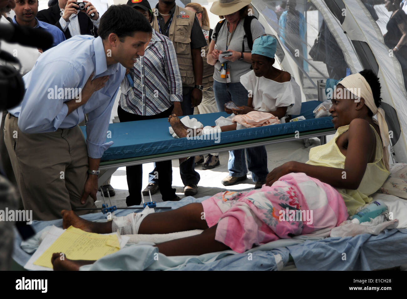 Dr. Rajiv Shah, der Administrator der U.S. Agency for International Development (USAID), besucht ein Krankenhaus in Port-au-Prince Stockfoto