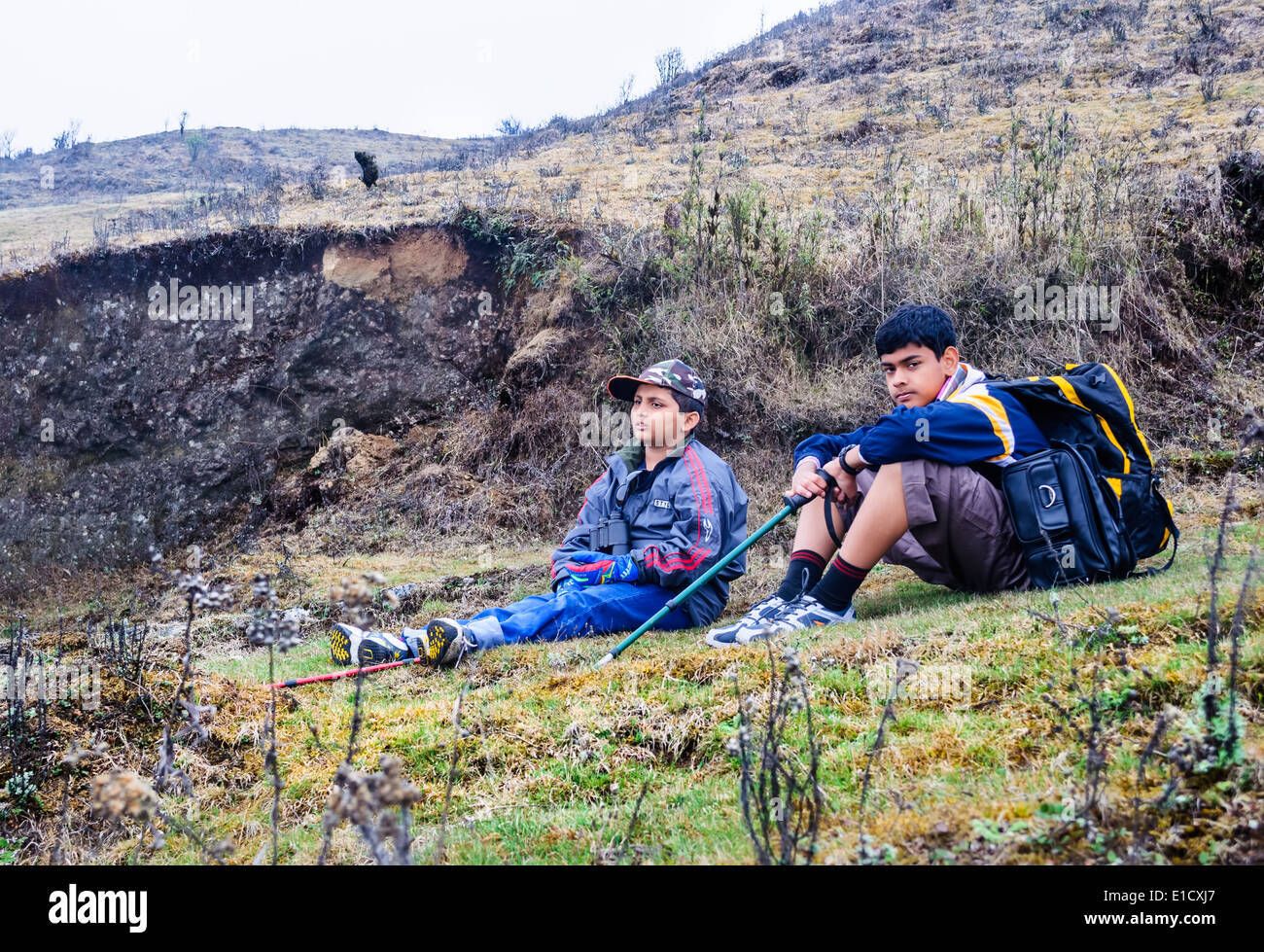 Nehmen Rest auf dem Weg, trekking nach Sandakphu, Textfreiraum Stockfoto