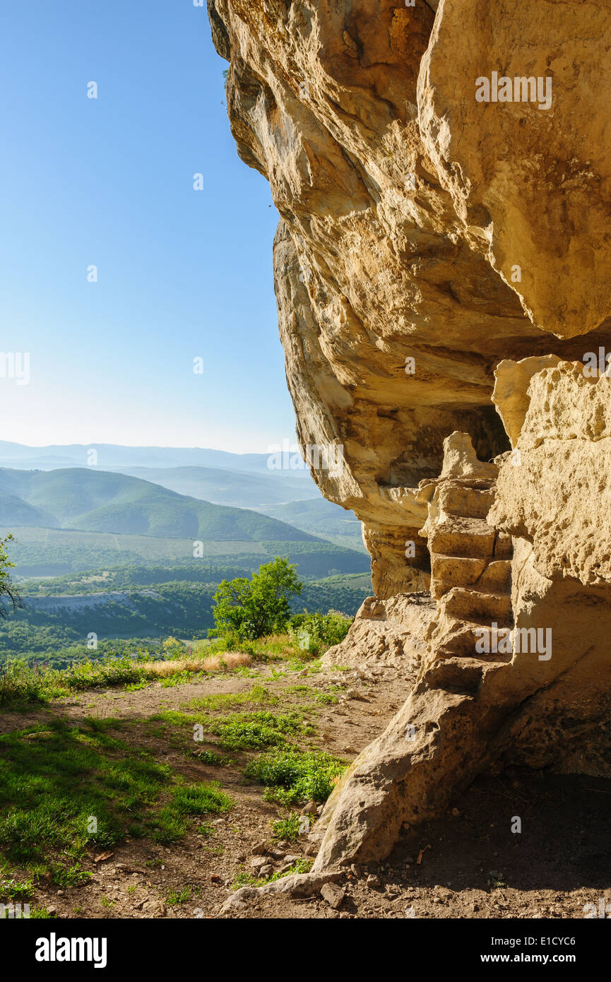 Höhlen von Tepe Kermen, Crimea Stockfoto