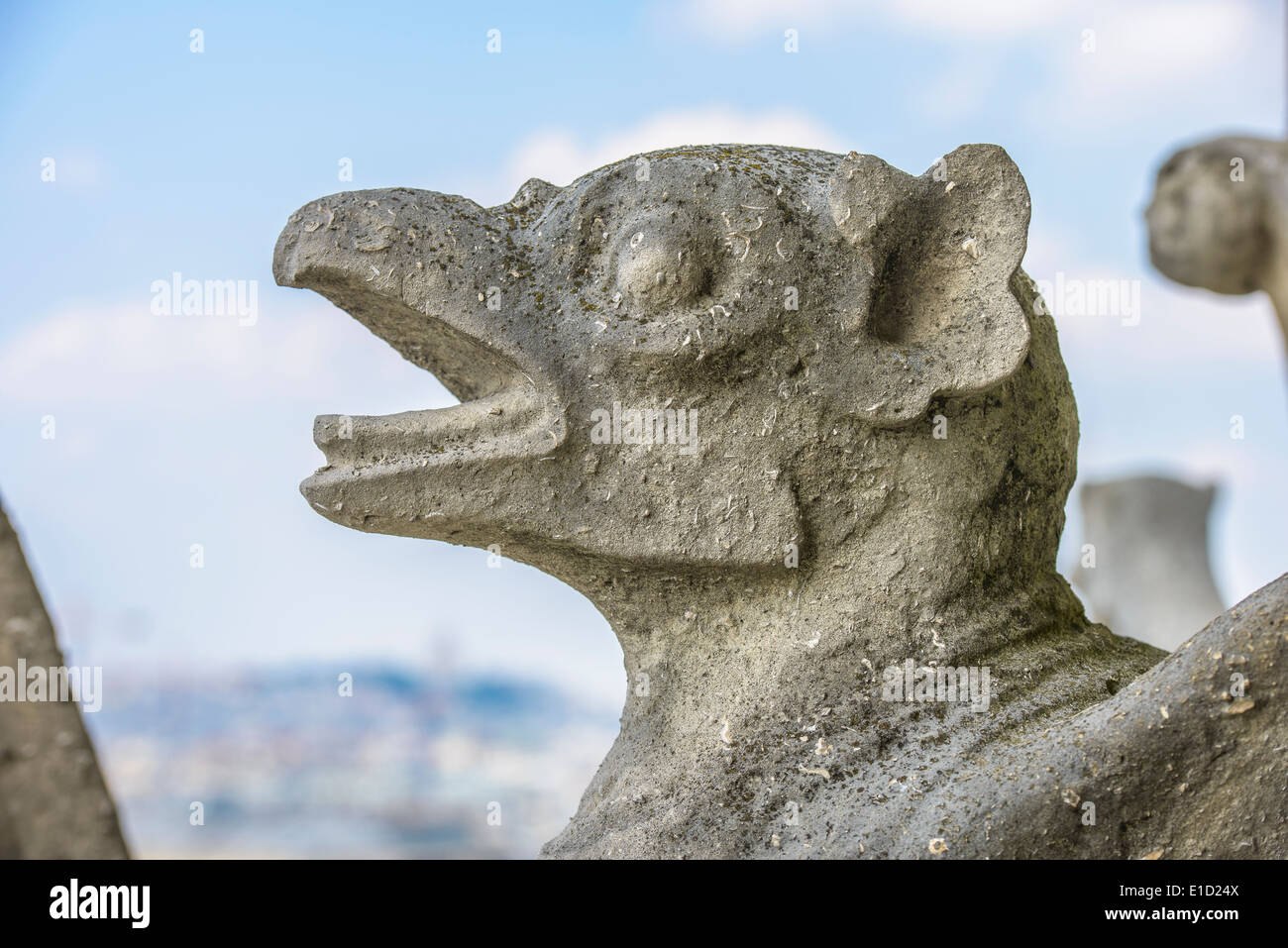 Architektonisches Detail der Gargoyle-Statue in Notre-dame Stockfoto