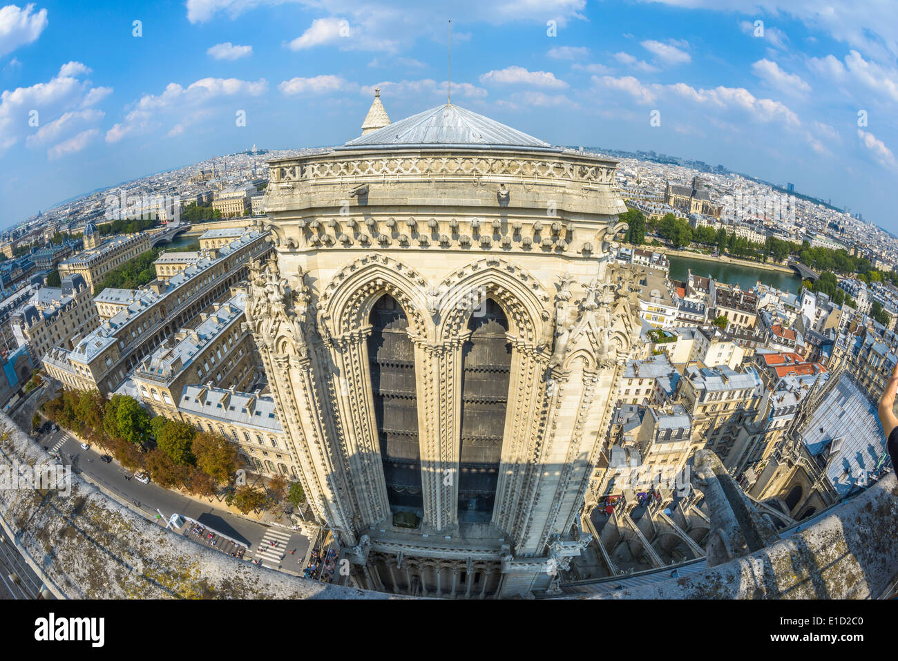 Fisch-Auge Ansicht von Paris von Notre-Dame in einem sonnigen Sommertag Stockfoto
